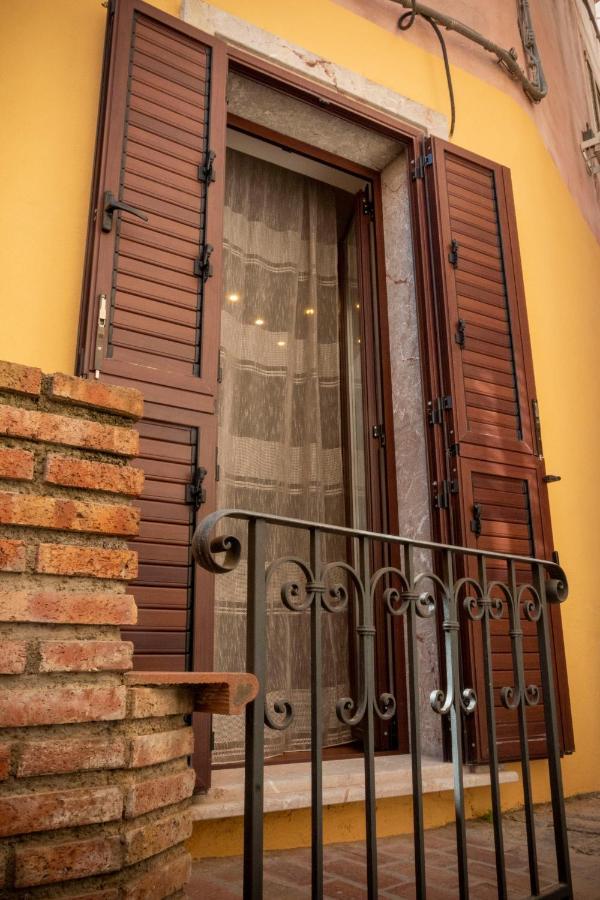 カステルモーラ Casa Francyヴィラ エクステリア 写真